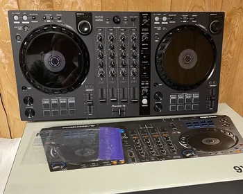 (NOVA POPUST) Pioneer DJ DDJ-1000SRT 4-deck Serato DJ Krmilnik 1 naročilo